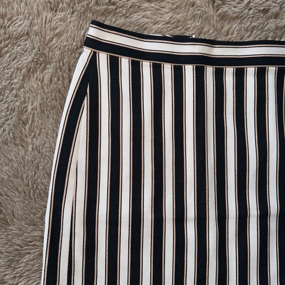 Ann Taylor Pinstripe Flounce Skirt 0 - Picture 3 of 15
